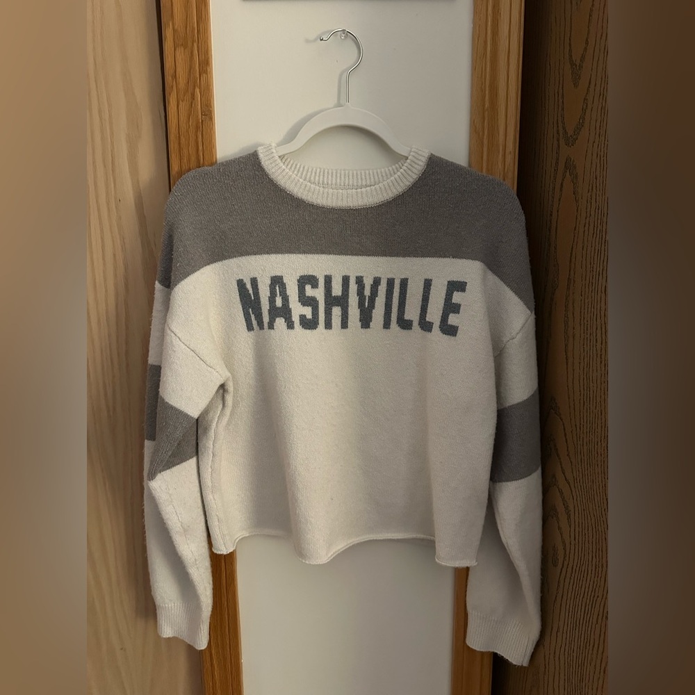 Nashville Women's Sweater - Gray and White